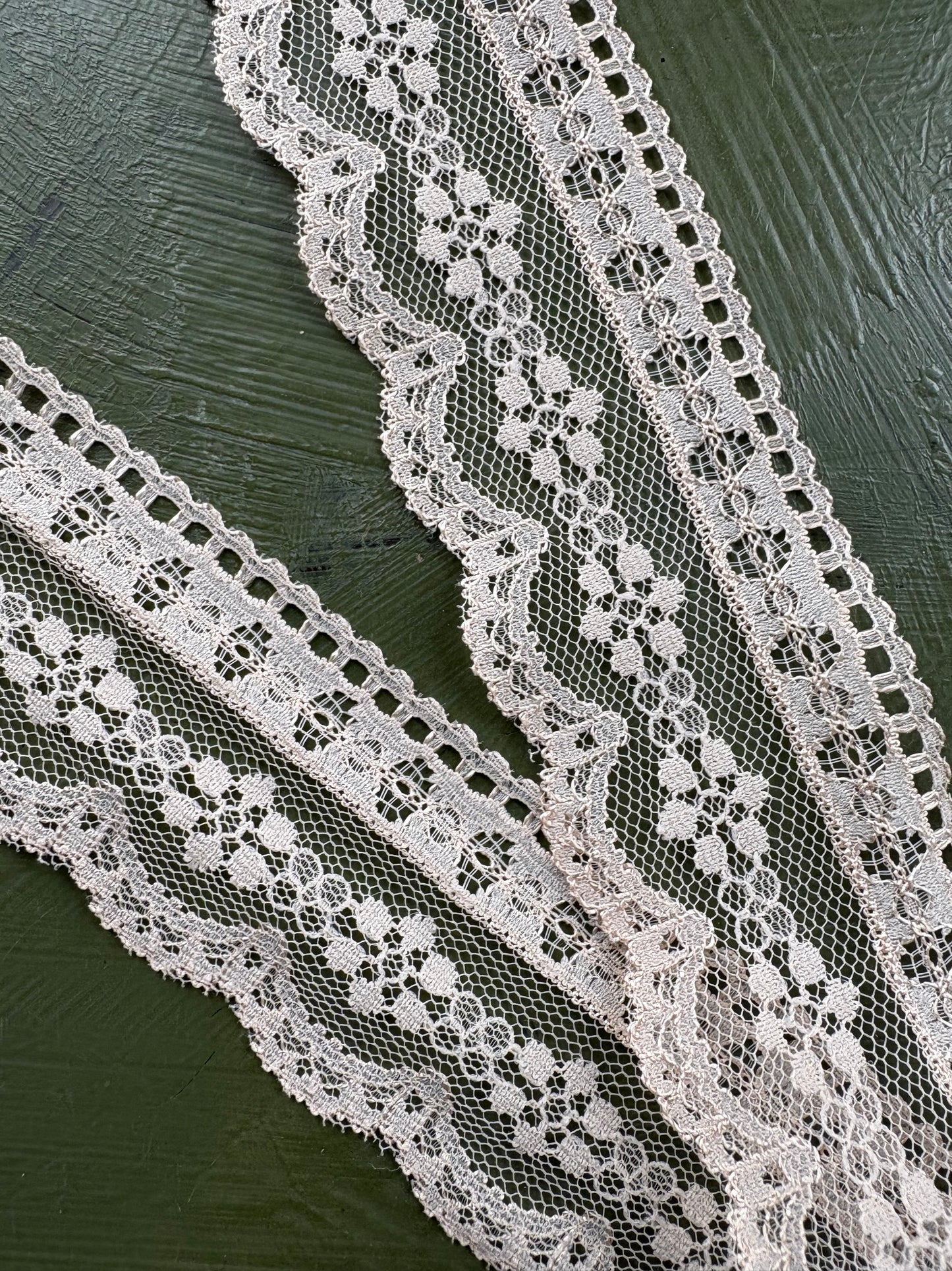 BEIGE LACE TRIM - by the meter