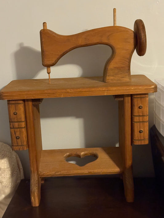 WOOD SEWING MACHINE DECOR