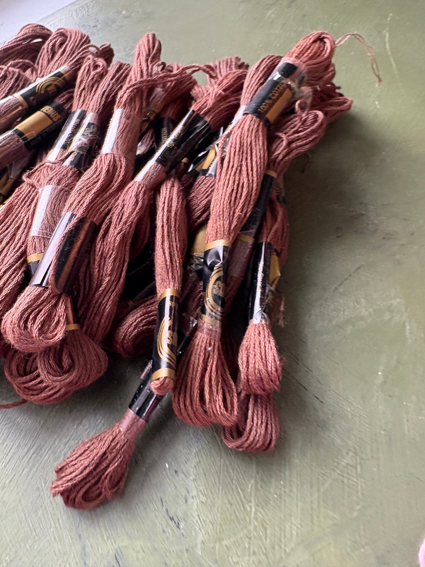 BROWN EMBROIDERY THREAD