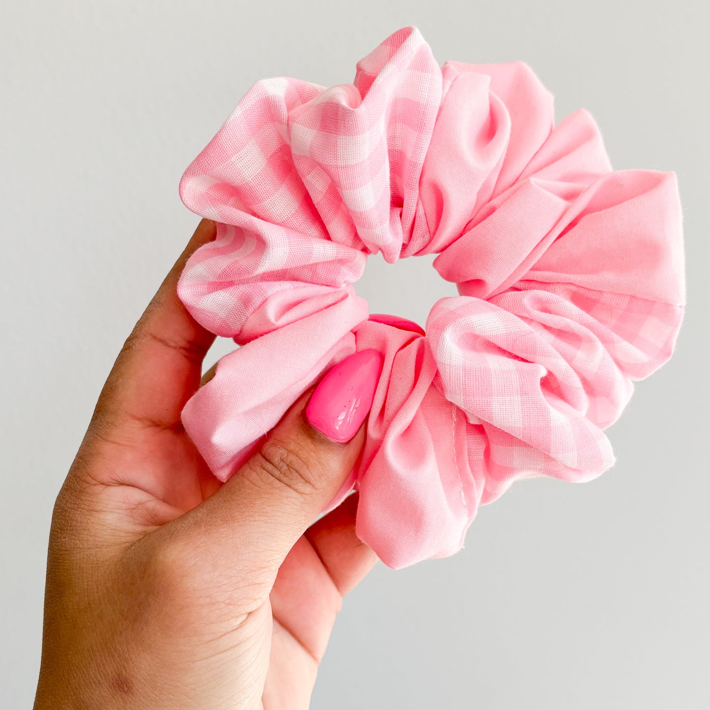 PINK GINGHAM SCRUNCHIE