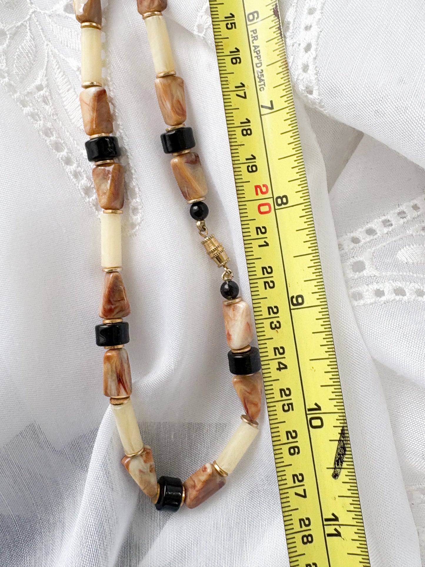 EARTHY BEAD NECKLACE