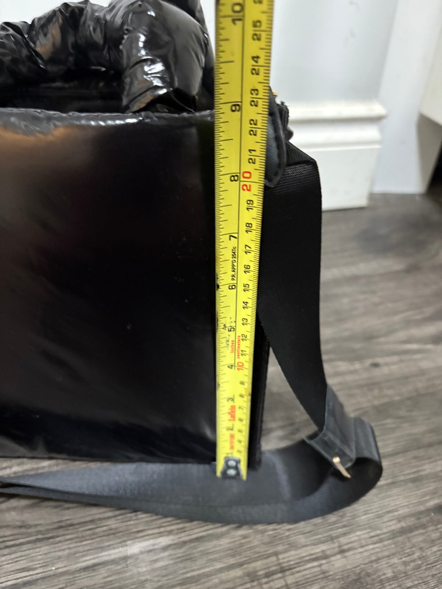 SHINY BLACK PURSE