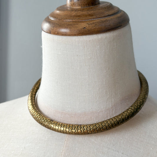 GOLD TONE CHOKER