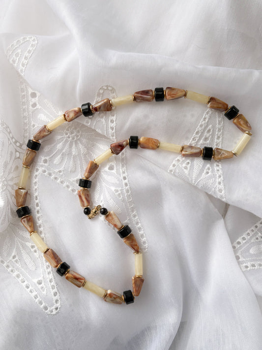 EARTHY BEAD NECKLACE