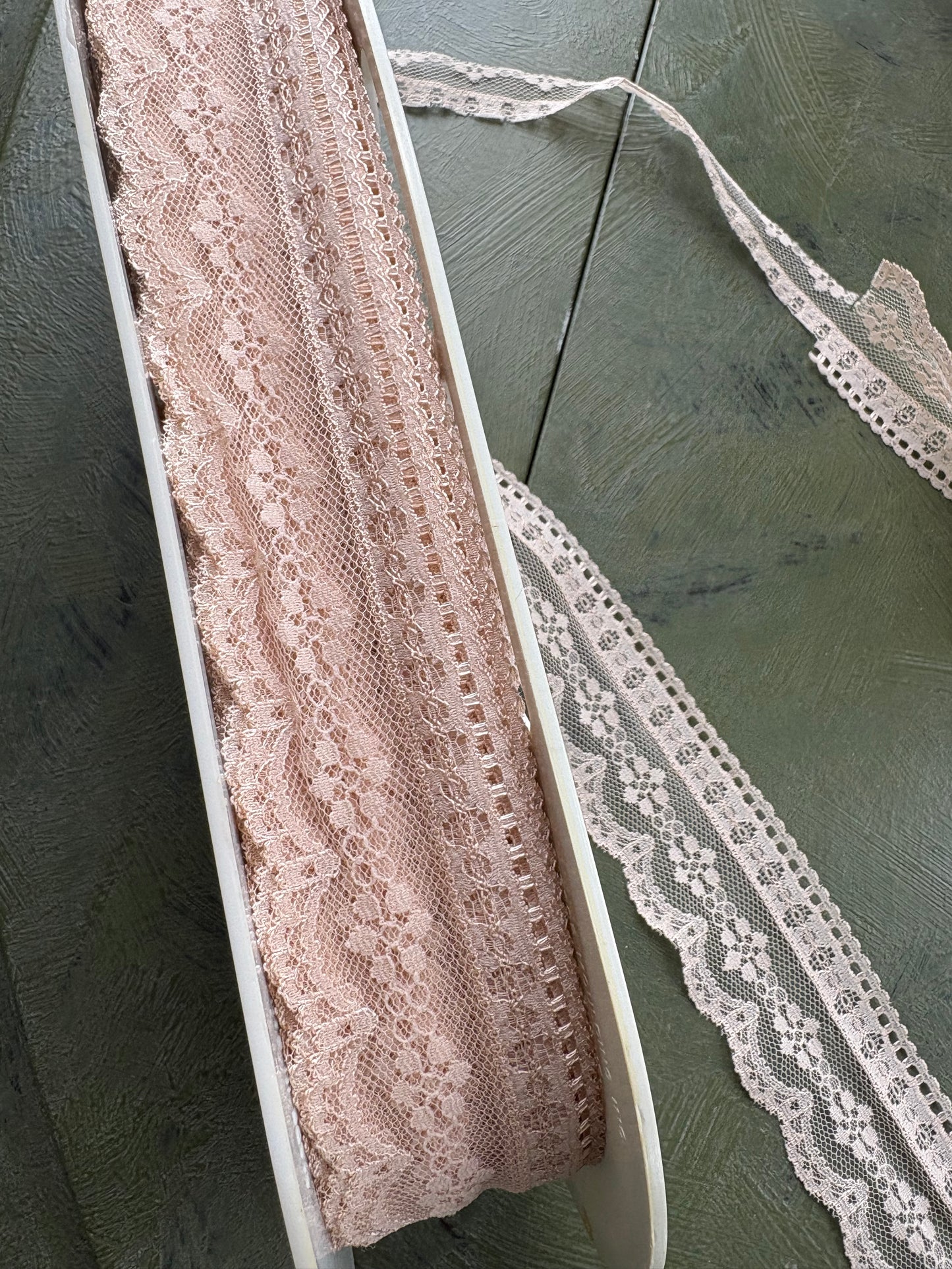 BEIGE LACE TRIM - by the meter