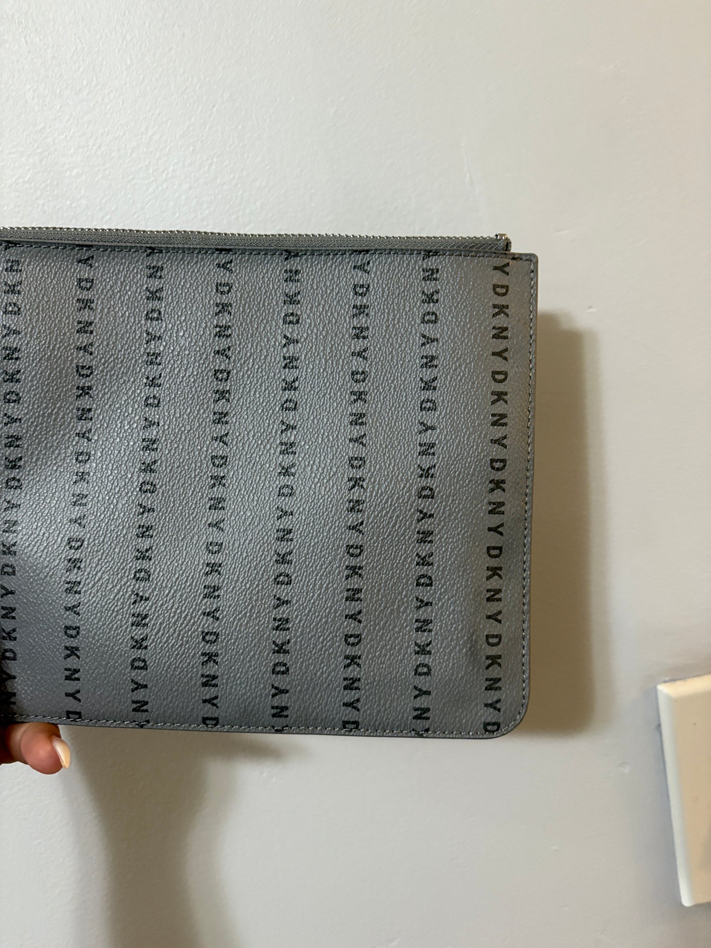 DKNY CLUTCH