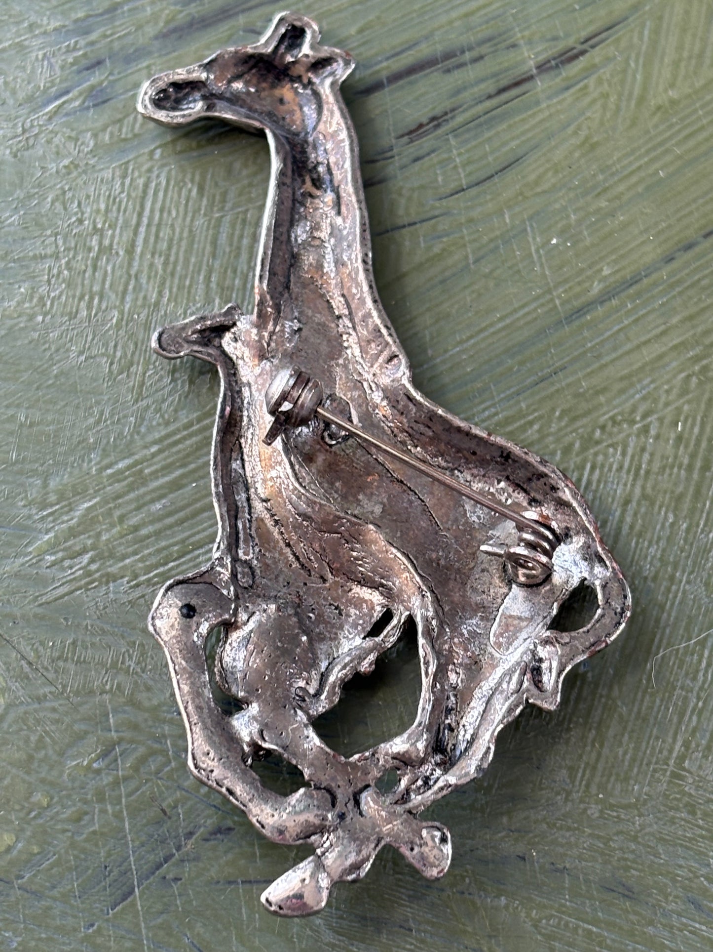 GIRAFFE BROOCH