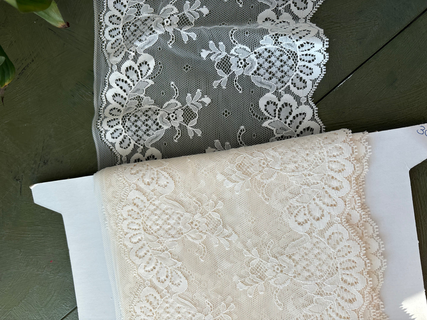 BEIGE LACE TRIM - by the meter