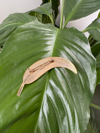 GOLD TONE LEAF BROOCH