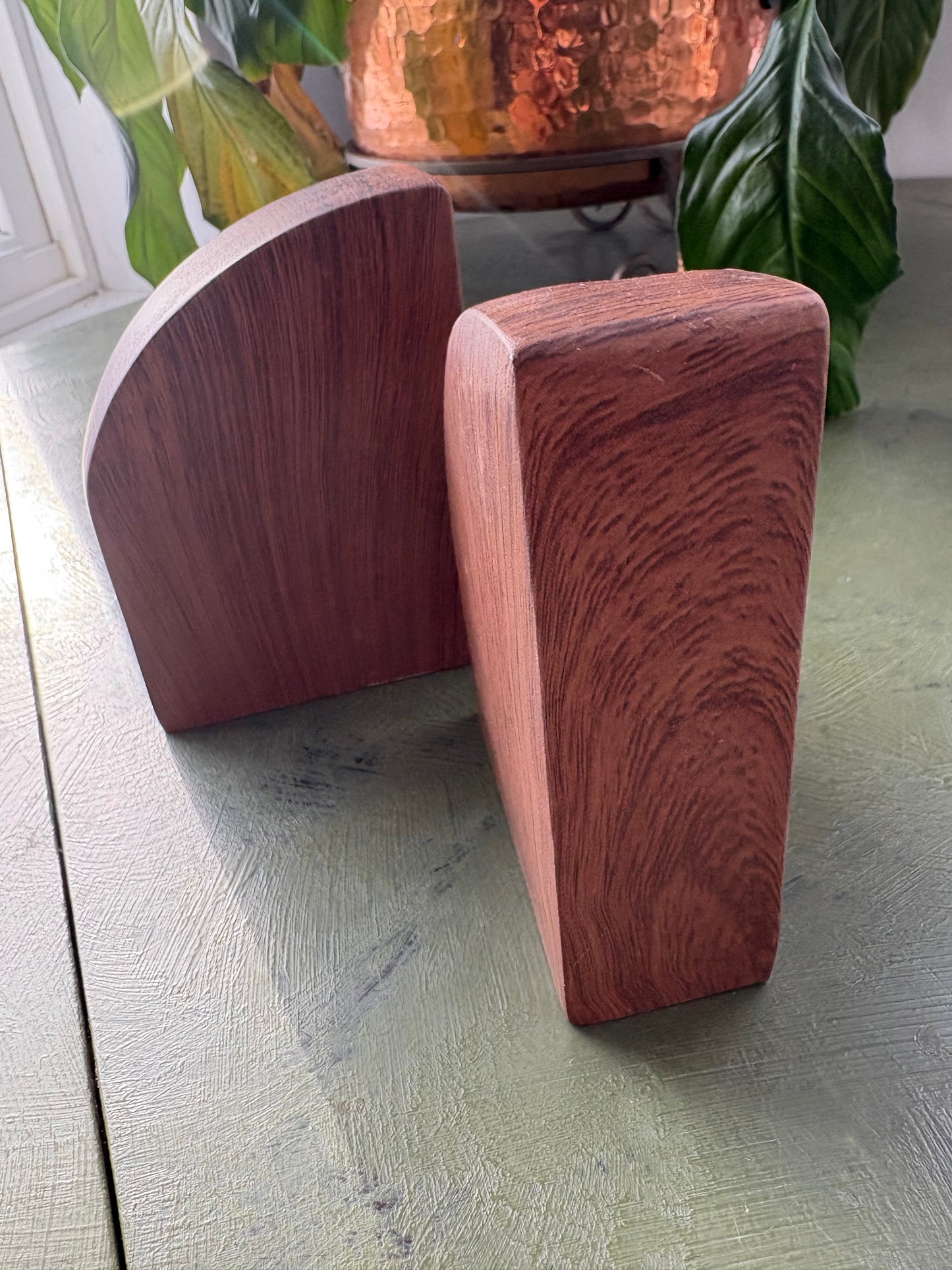 CERAMIC BOOK ENDS