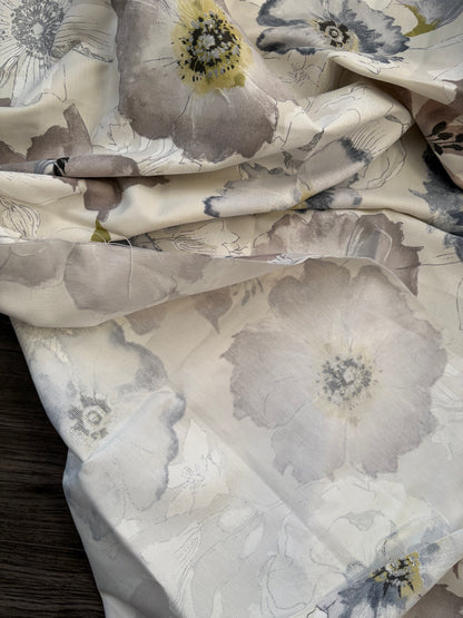 FLORAL CANVAS FABRIC - 44" x 50"
