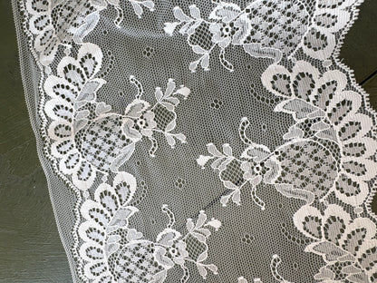 BEIGE LACE TRIM - by the meter