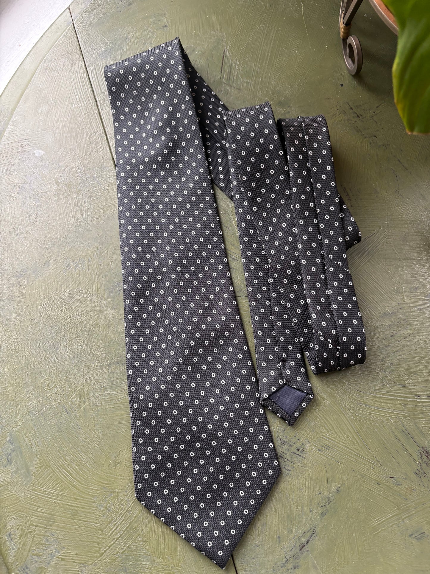 POLKA DOT TIE