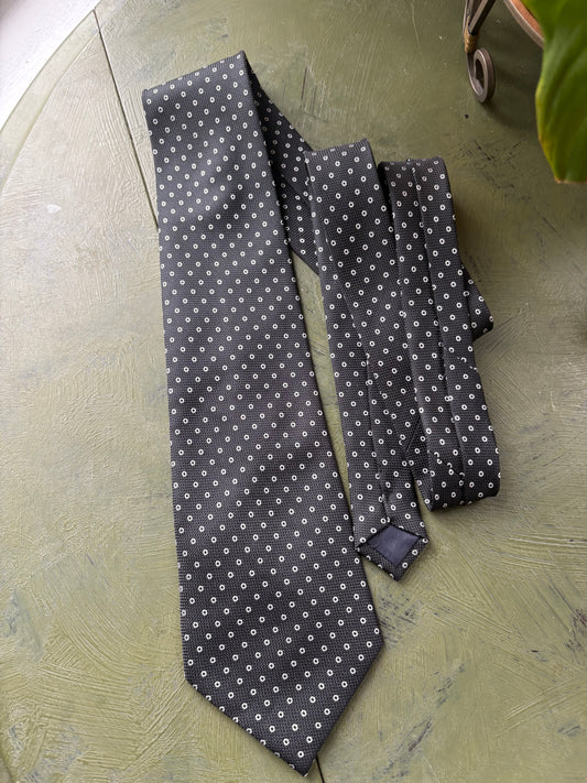 POLKA DOT TIE