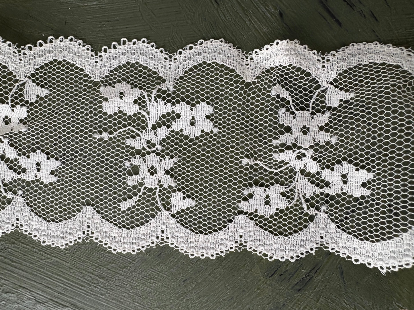 FLORAL SCALLOPED LACE - by the meter