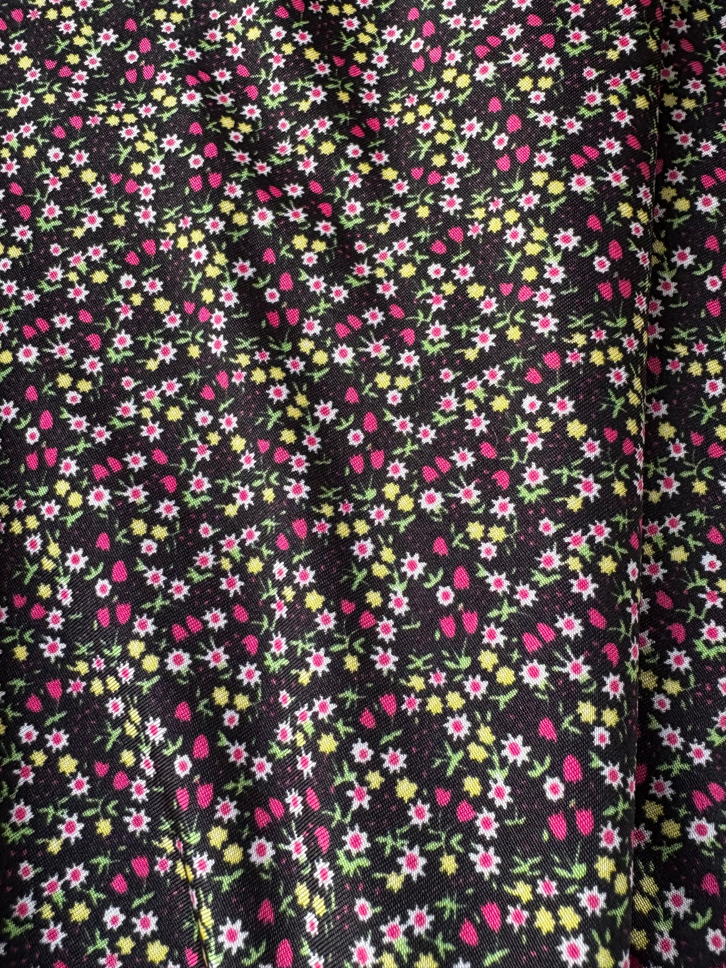 TINY FLORAL FABRIC 68" x 75"
