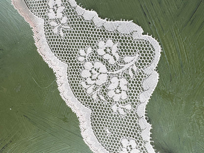 PINK SCALLOP LACE TRIM - by the meter
