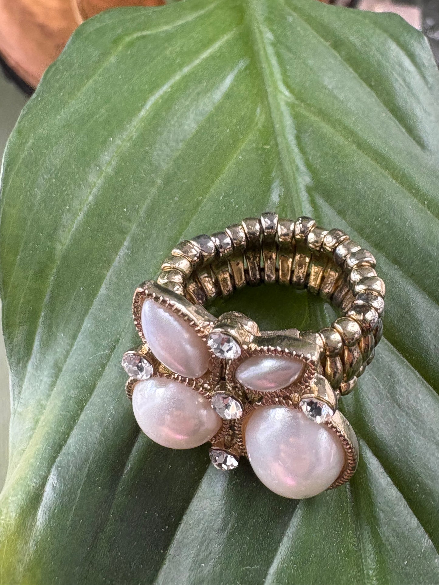 FAUX PEARL ADJUSTABLE RING