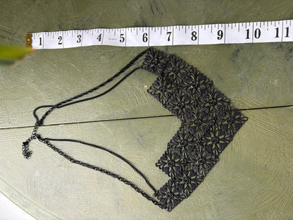 BLACK FLORAL STATEMENT NECKLACE