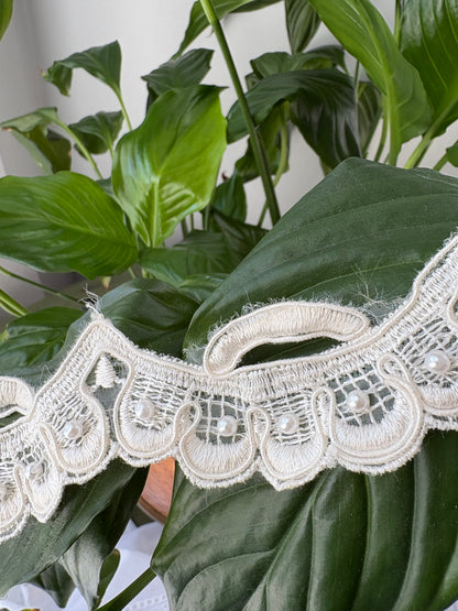 SCALLOP PEARL LACE TRIM 1" x 35"