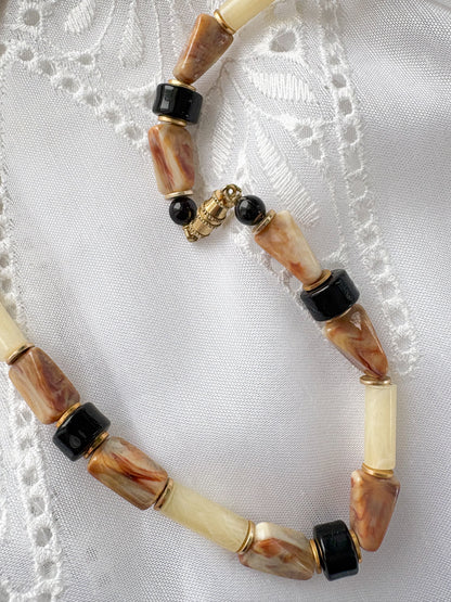 EARTHY BEAD NECKLACE