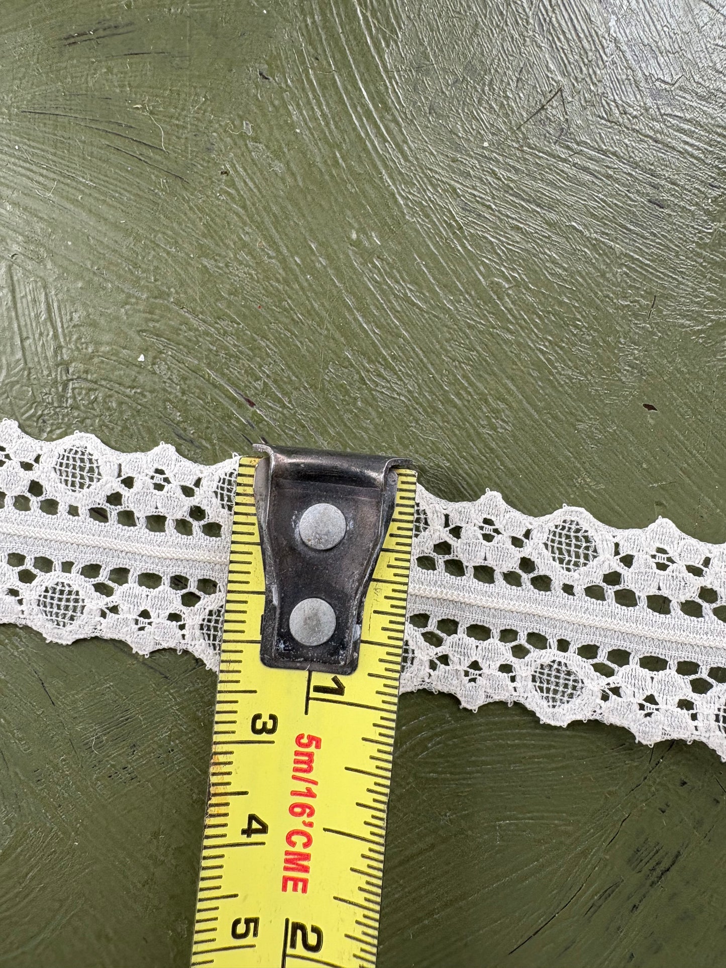 SYMMETRICAL LACE TRIM - by the meter