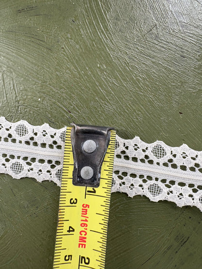 SYMMETRICAL LACE TRIM - by the meter
