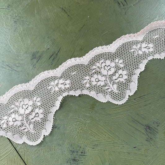 PINK SCALLOP LACE TRIM - by the meter