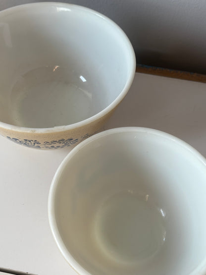 PYREX MIXING BOWLS