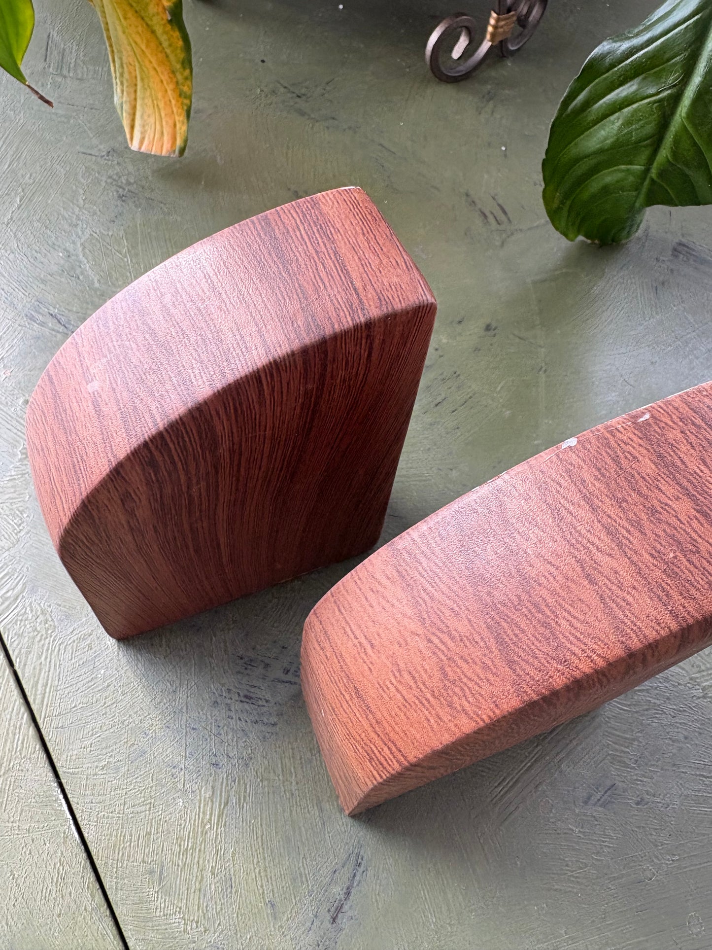 CERAMIC BOOK ENDS