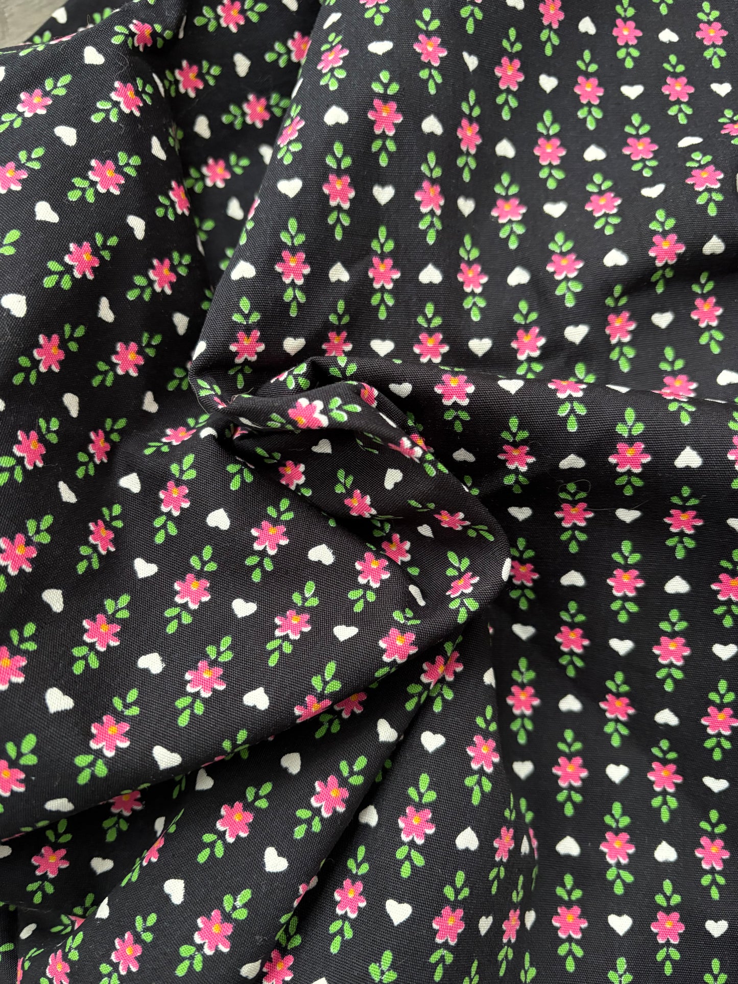 FLOWER & HEART FABRIC 70" x 36"