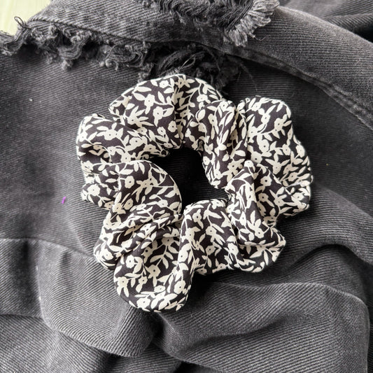 FIONA MINI SCRUNCHIE