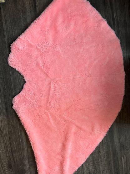FURRY PINK FABRIC 50" x 25"