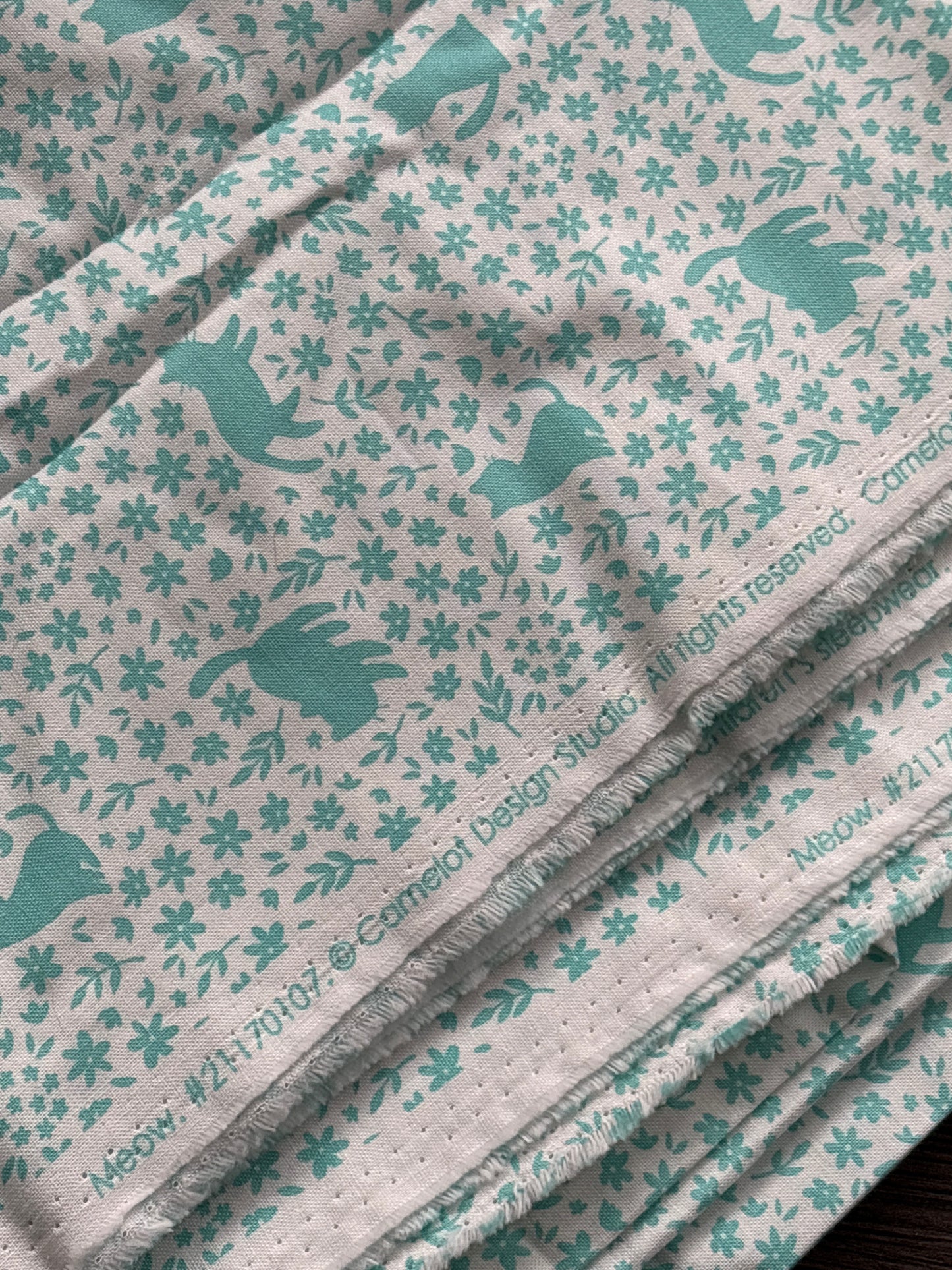 TEAL/WHITE CAT FABRIC 44" x 120"