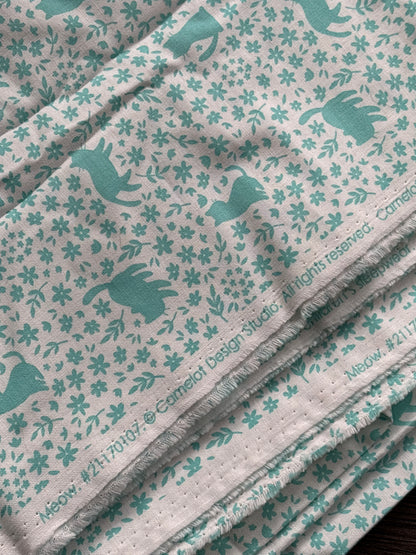 TEAL/WHITE CAT FABRIC 44" x 120"