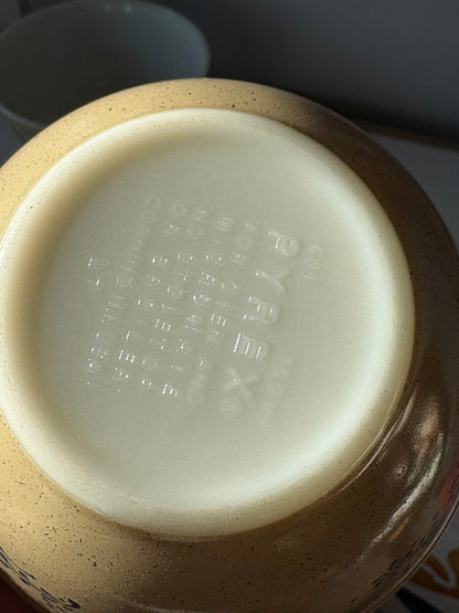 PYREX MIXING BOWLS