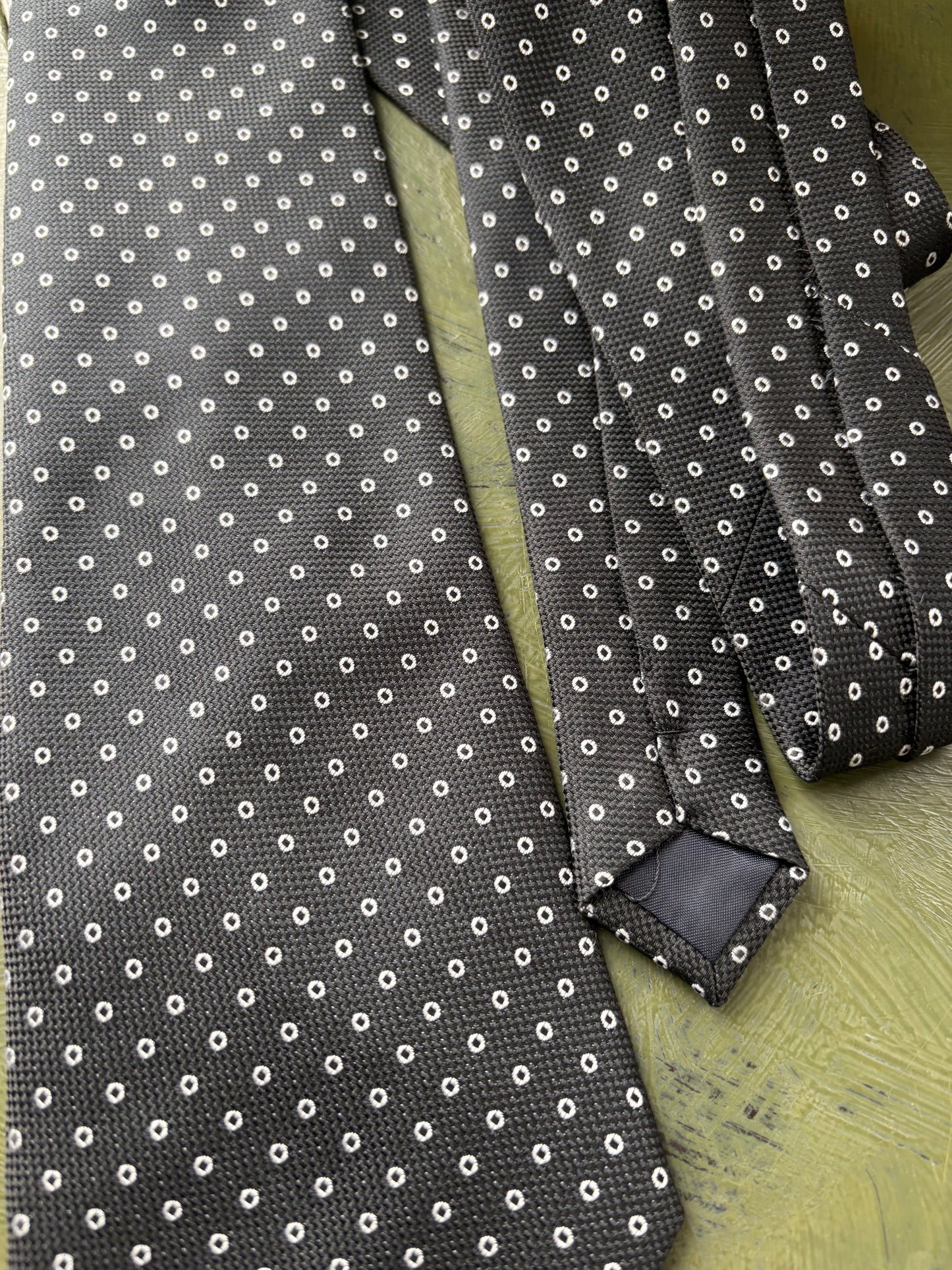 POLKA DOT TIE