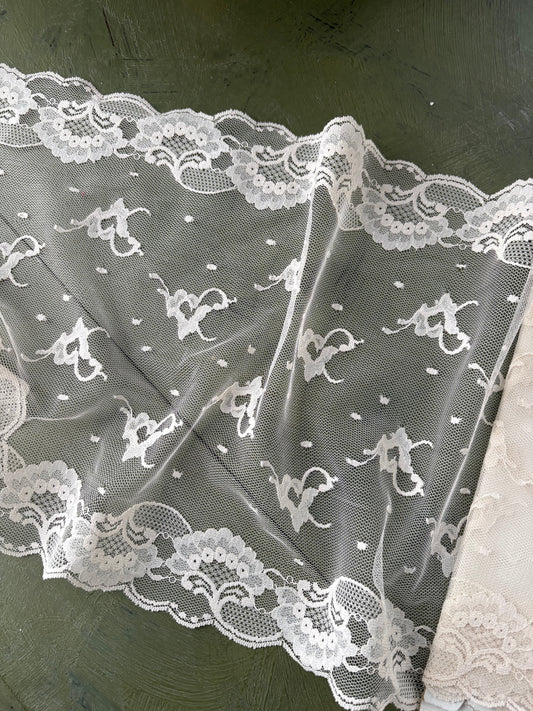 WHITE LACE - 10" x 2m