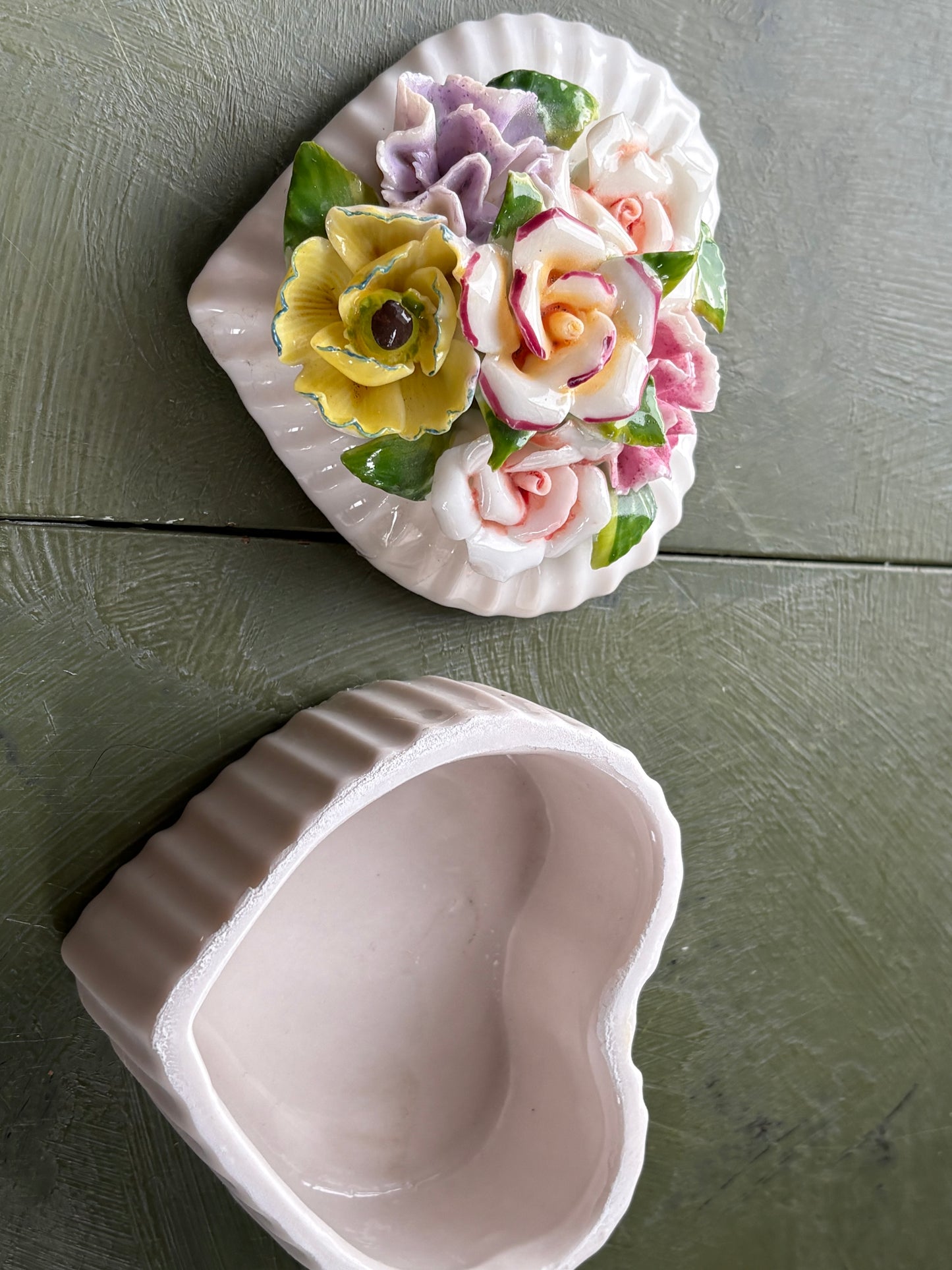 FLORAL HEART TRINKET DISH