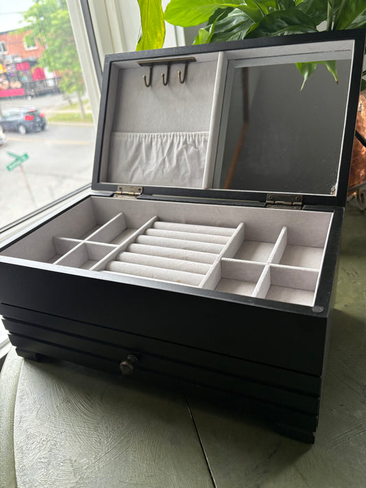 JEWELRY BOX