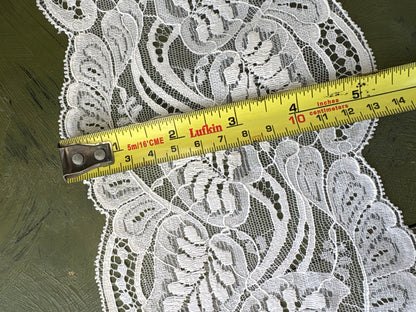 LEAF LACE TRIM - by the meter