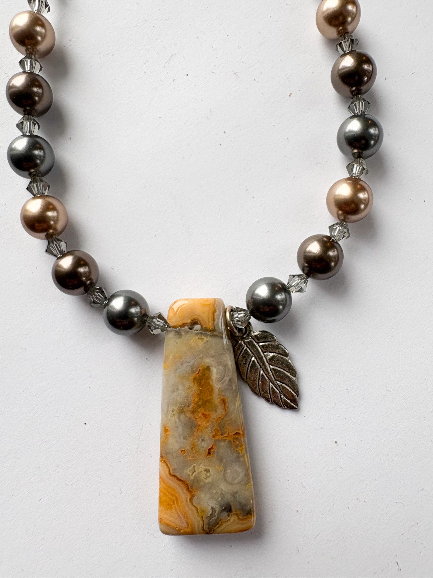 STONE PENDANT NECKLACE