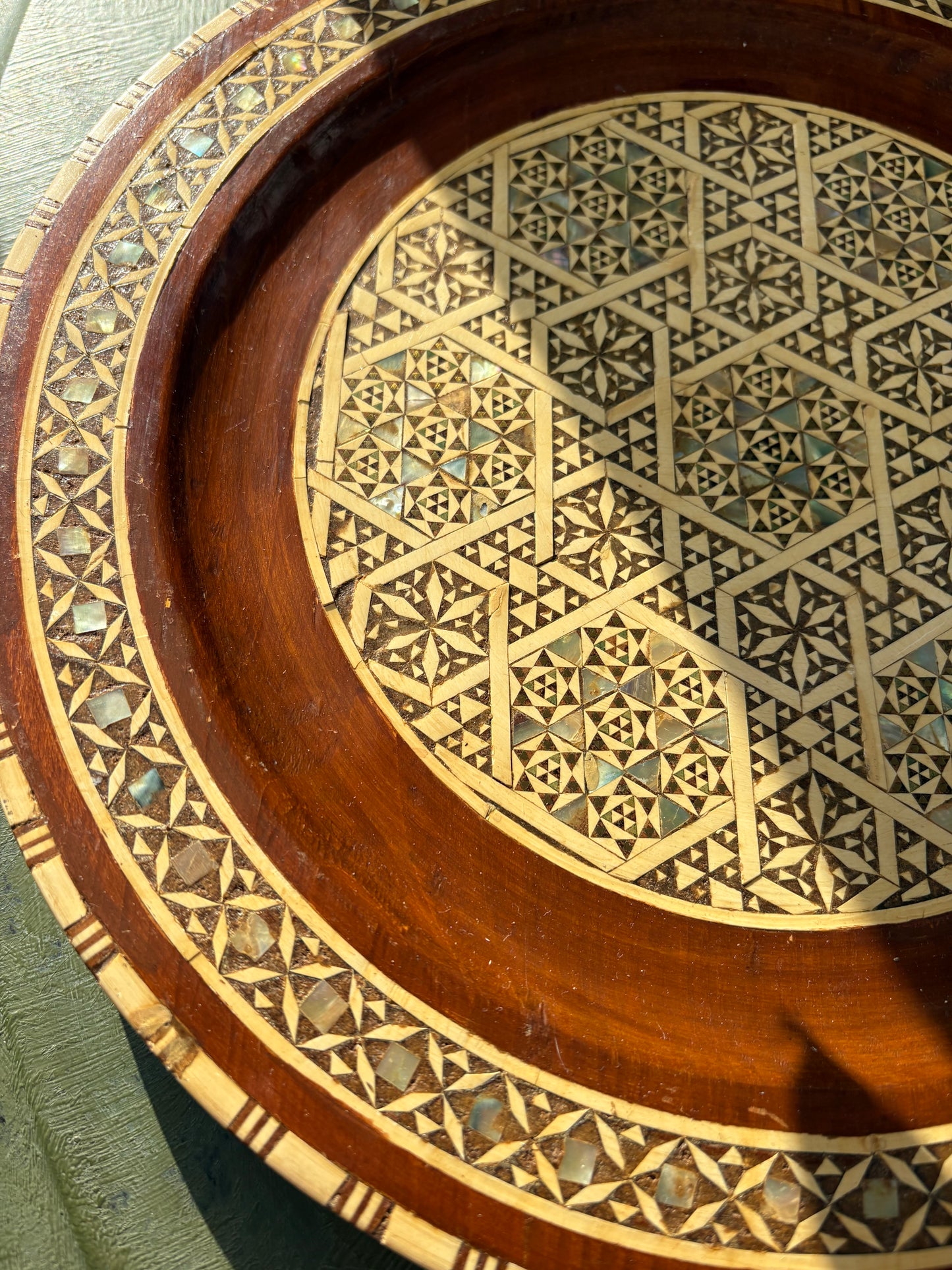 MOTHER OF PEARL WOOD PLATE/WALL PLAQUE