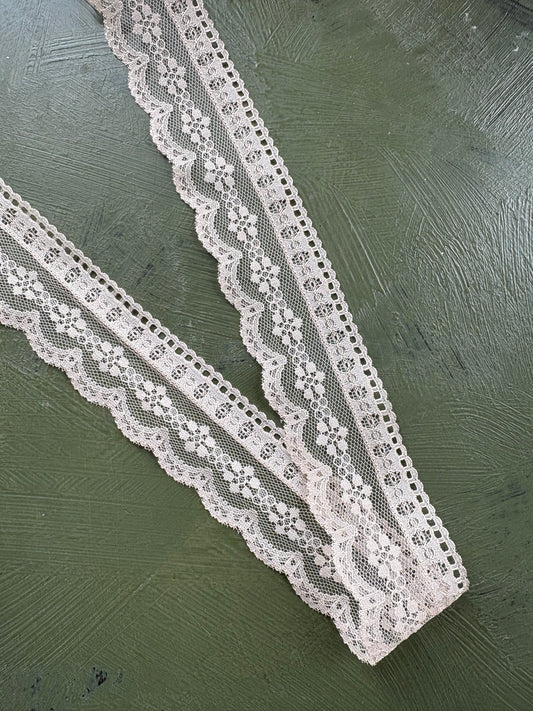BEIGE LACE TRIM - by the meter