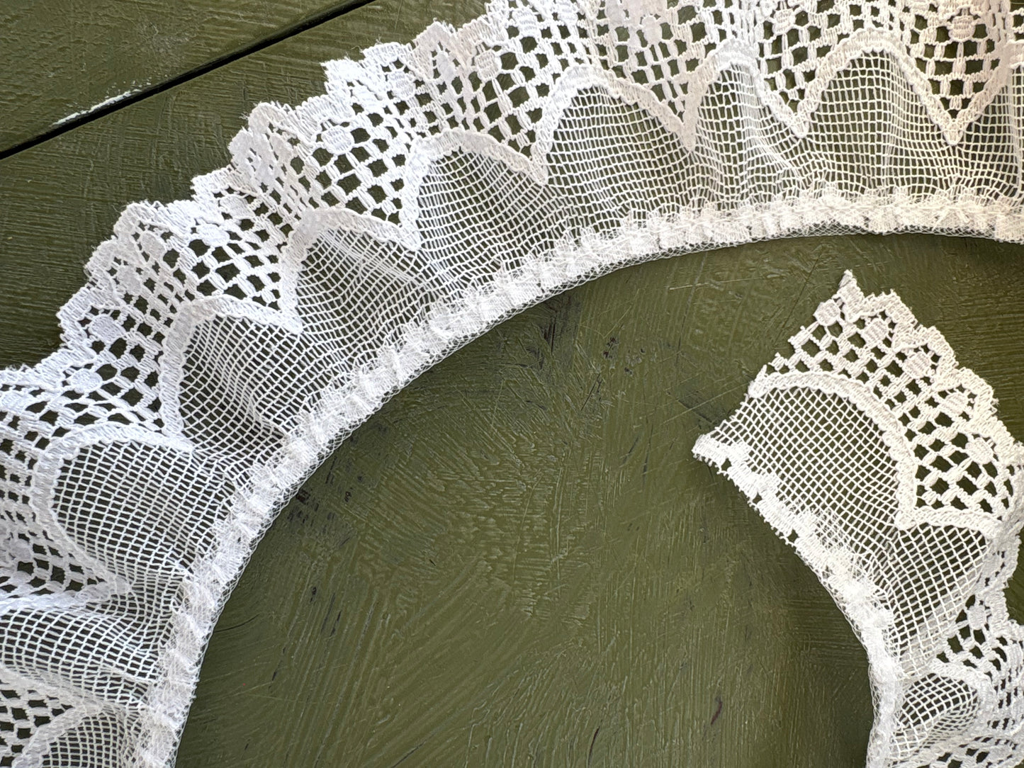 RUFFLE LACE TRIM - by the meter