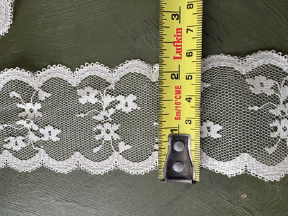 FLORAL SCALLOPED LACE - by the meter