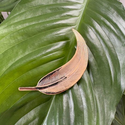 GOLD TONE LEAF BROOCH