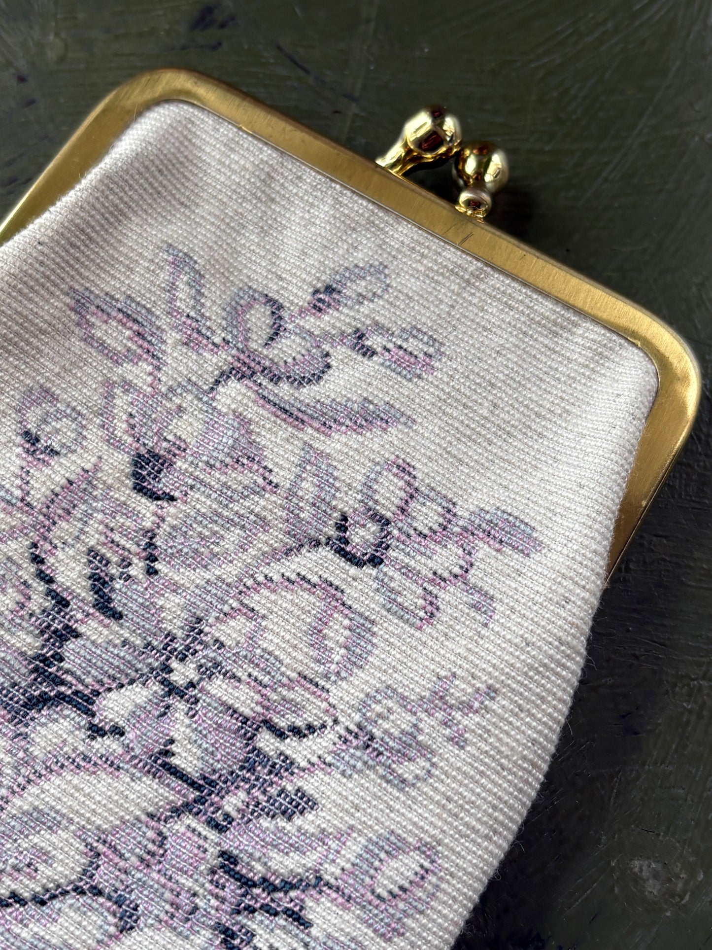 EMBROIDERED FLORAL EYEGLASS CASE