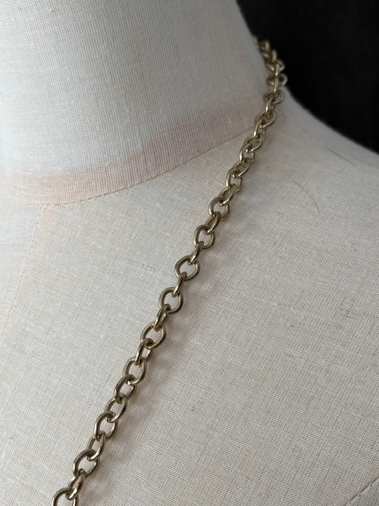 GOLD TONE NECKLACE