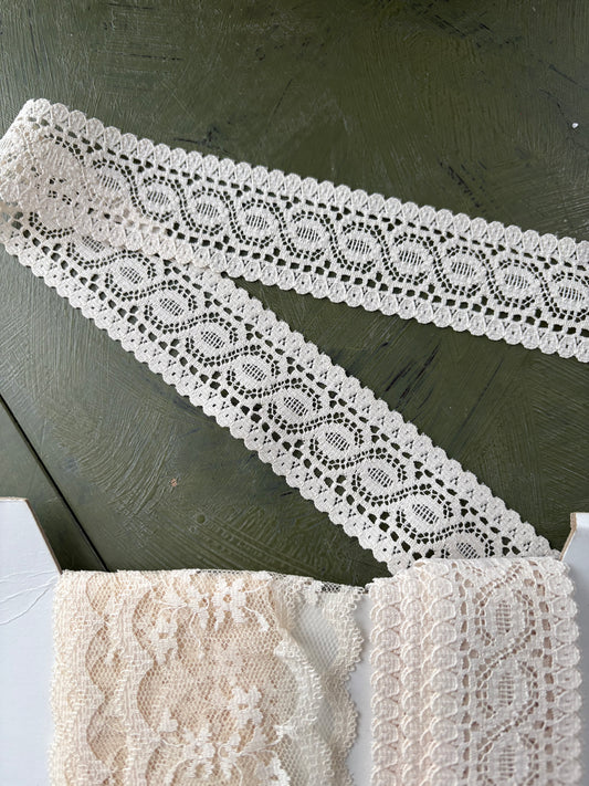 WHITE LACE - by the meter